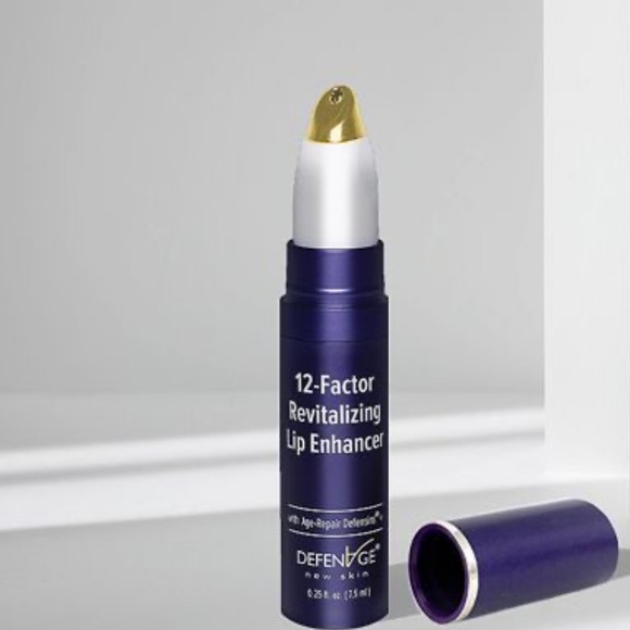 NEW Defenage 12-FACTOR REVITALIZING LIP ENHANCER